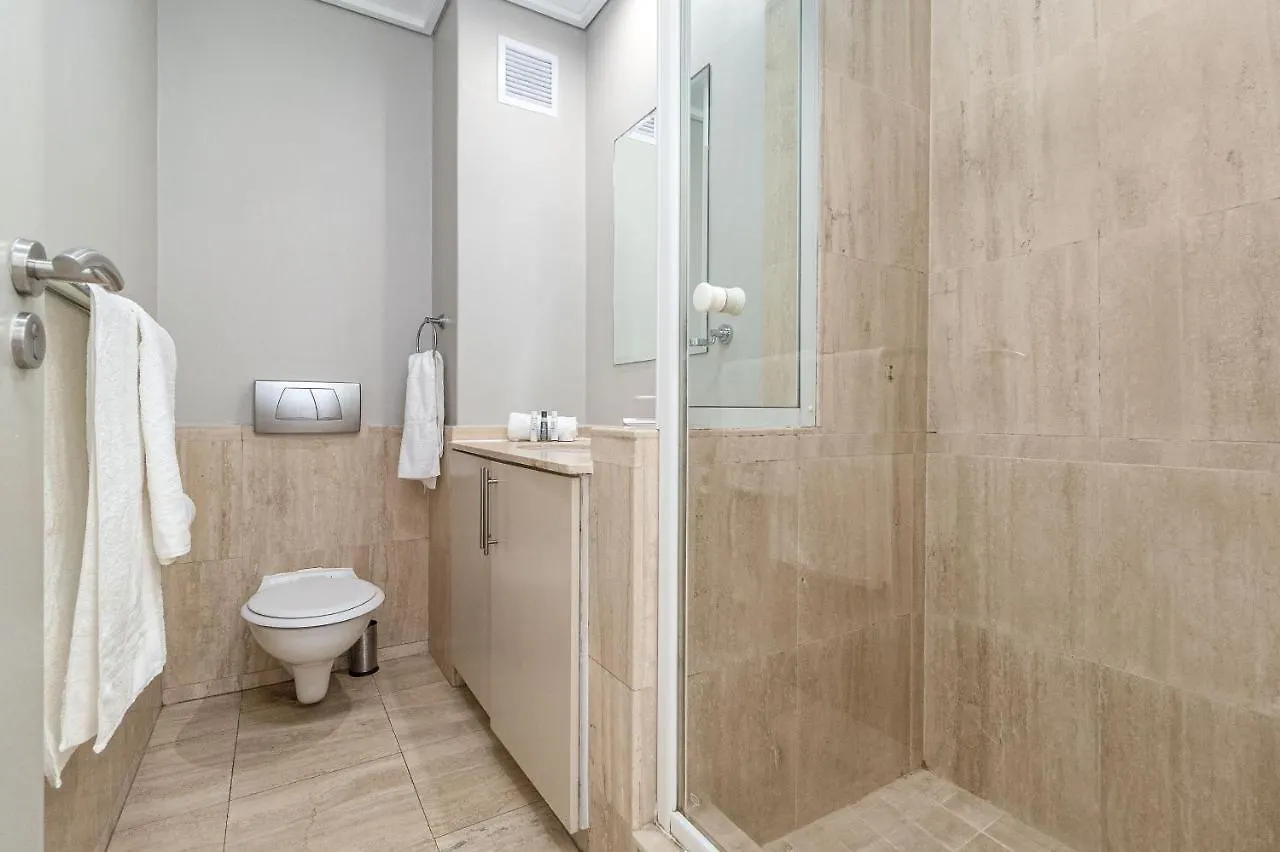 Luxury Beach Escape Sleeps 4 - Ocean View - Spa - Pool - Gym - Back Up Power Ciudad del Cabo